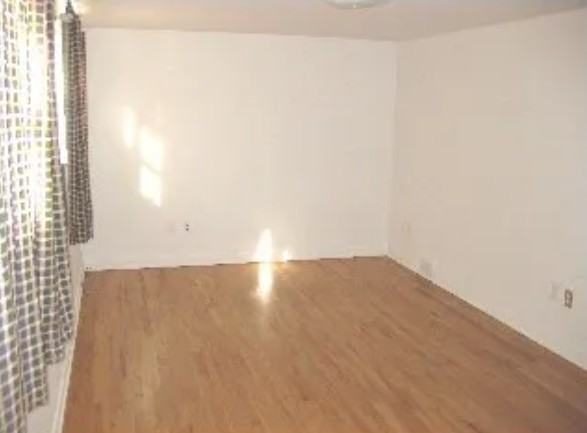 430 Broughton Rd - Photo 6 of 11