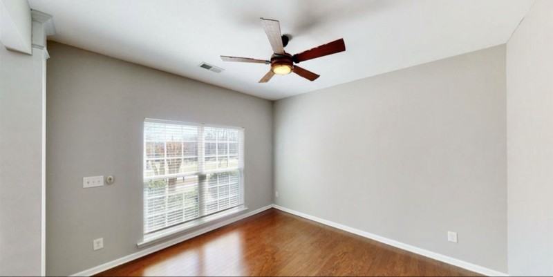 505 Stowe Rd - Photo 2 of 20