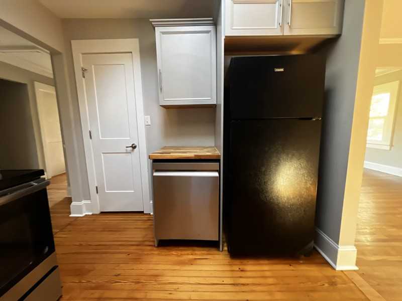 468 Spring St Sw - Photo 3 of 17