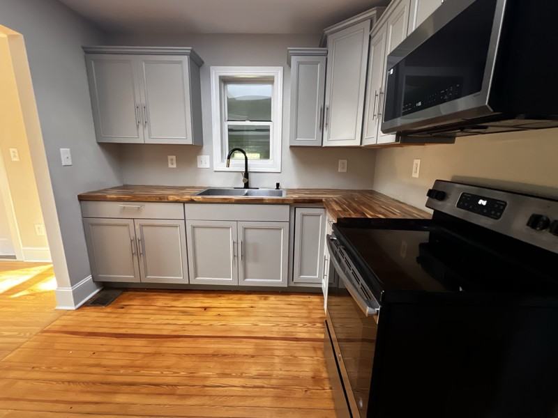 468 Spring St Sw - Photo 5 of 17