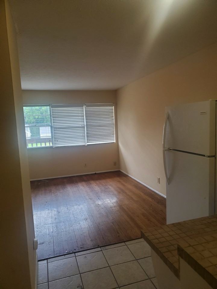 1750 E Cherry St #F18 - Photo 4 of 7