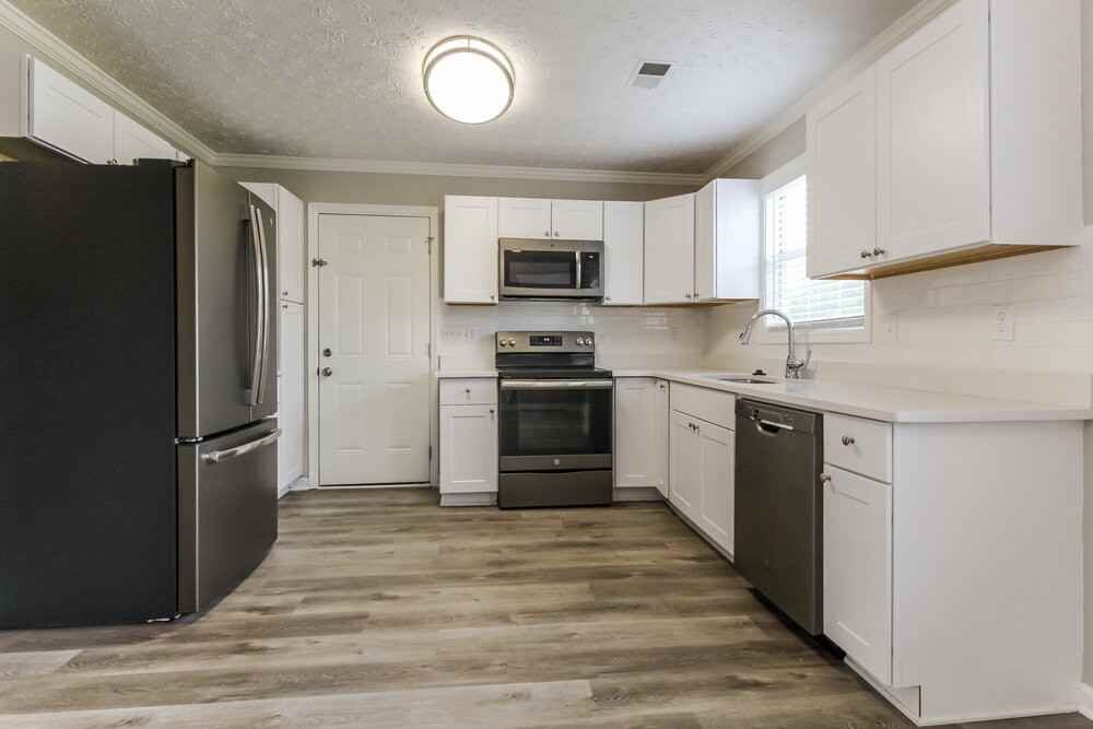 1520 Rose Pointe Dr - Photo 6 of 17