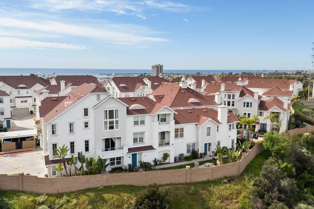 830 Harbor Cliff Way #282 - Photo 3 of 20