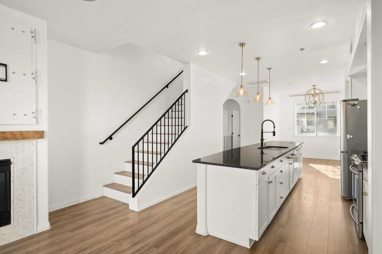 830 Harbor Cliff Way #282 - Photo 5 of 20