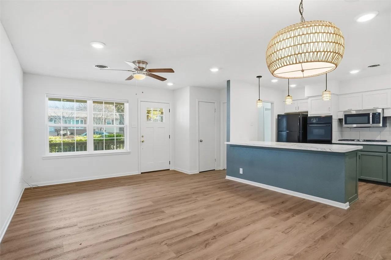 1236 Terrace Dr - Photo 2 of 20