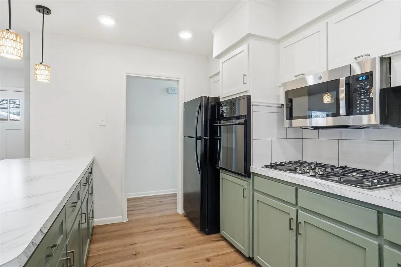 1236 Terrace Dr - Photo 6 of 20