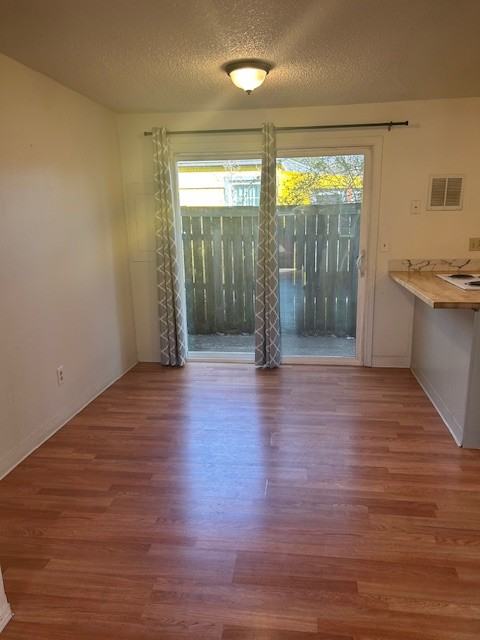 2315 E 13th St #3 - Photo 3 of 8