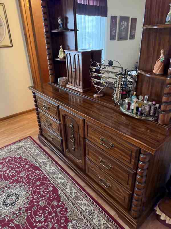 965 W Monroe St - Photo 2 of 11