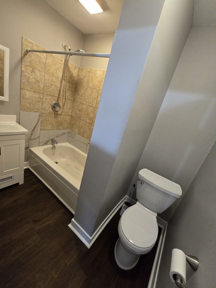 1801 50th St - Photo 3 of 7