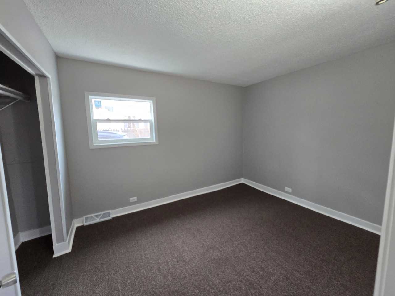 1801 50th St - Photo 4 of 7