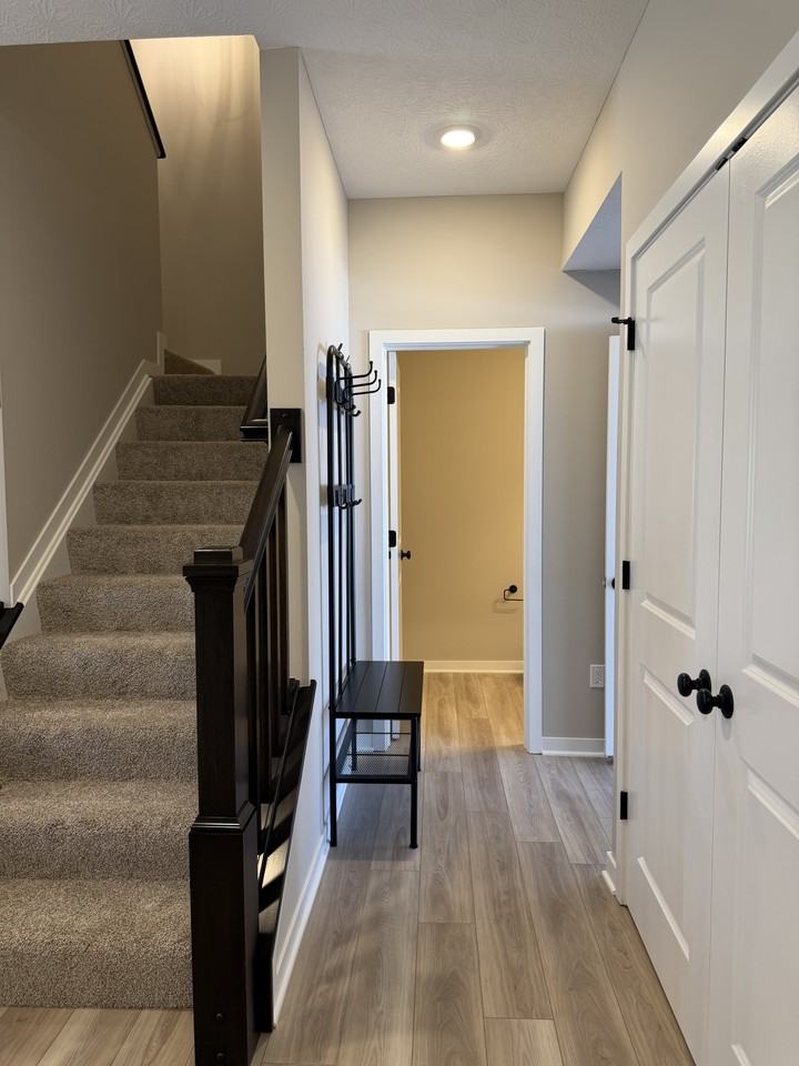 5484 Fawnsbury Ct - Photo 3 of 20