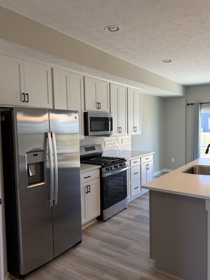 5484 Fawnsbury Ct - Photo 4 of 20