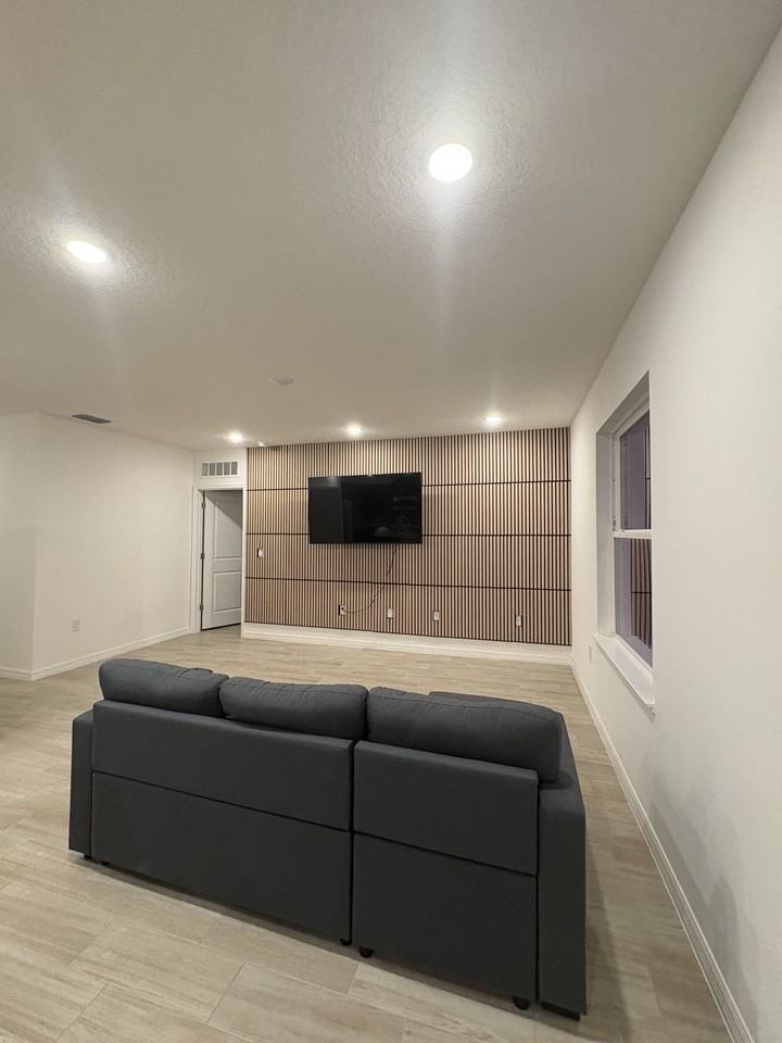 268 Pioneer Ave Ne - Photo 2 of 12