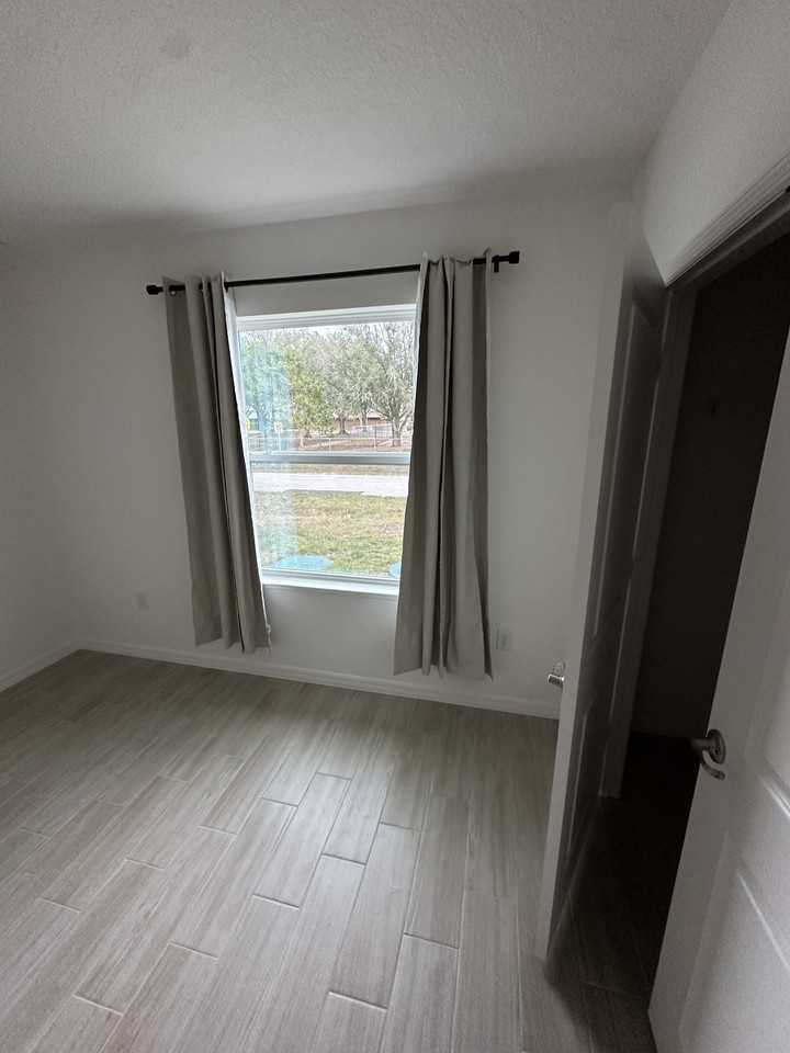 268 Pioneer Ave Ne - Photo 3 of 12