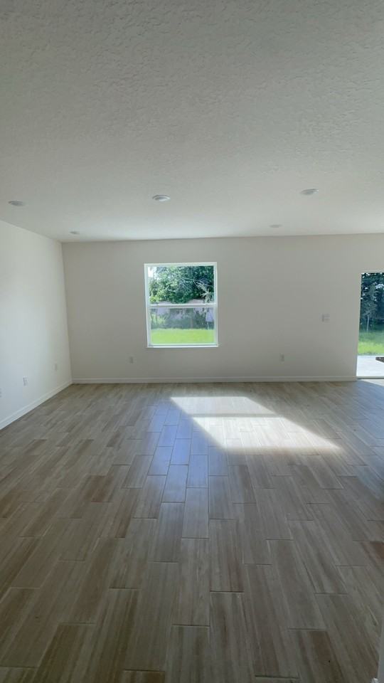 268 Pioneer Ave Ne - Photo 5 of 12