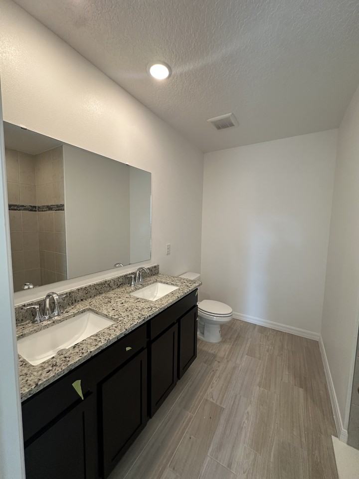 268 Pioneer Ave Ne - Photo 6 of 12