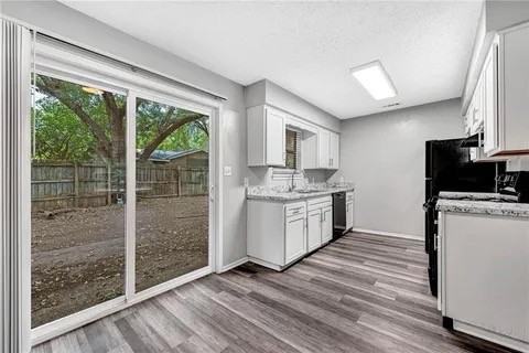 2732 N Sierra Ave - Photo 4 of 12