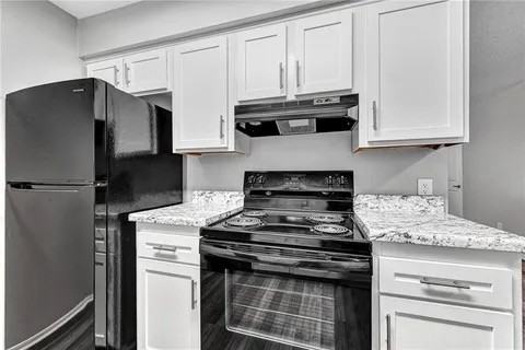 2732 N Sierra Ave - Photo 6 of 12