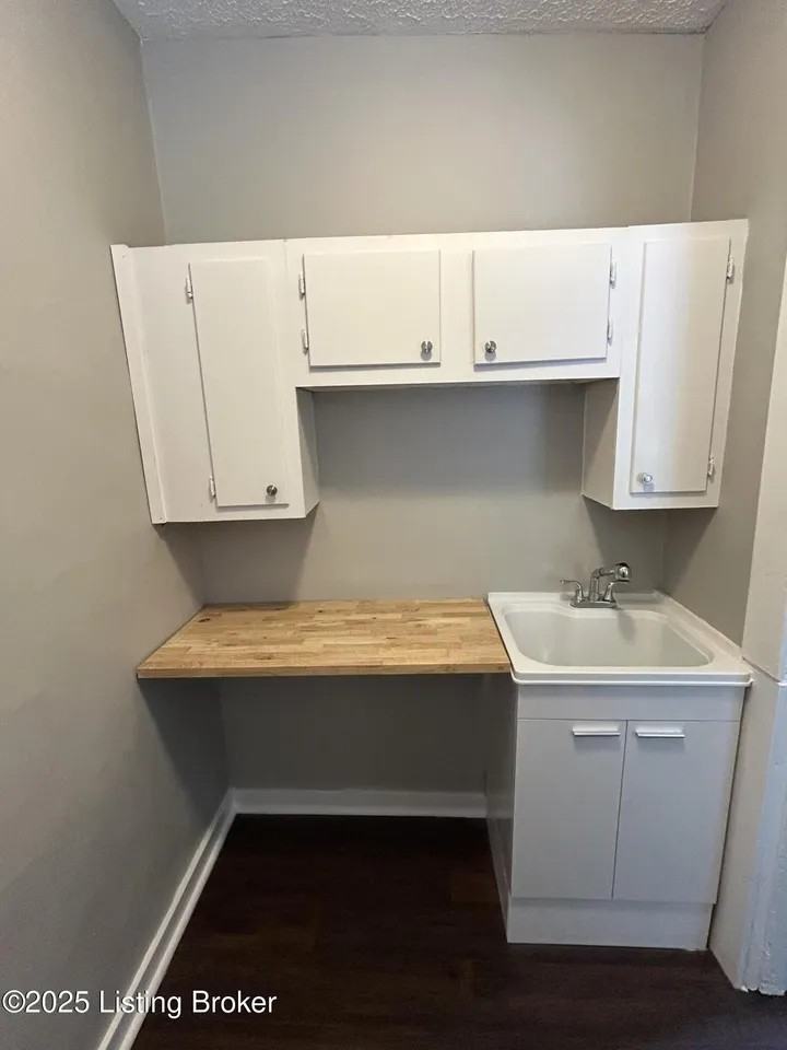 2502 Garland Ave - Photo 3 of 9