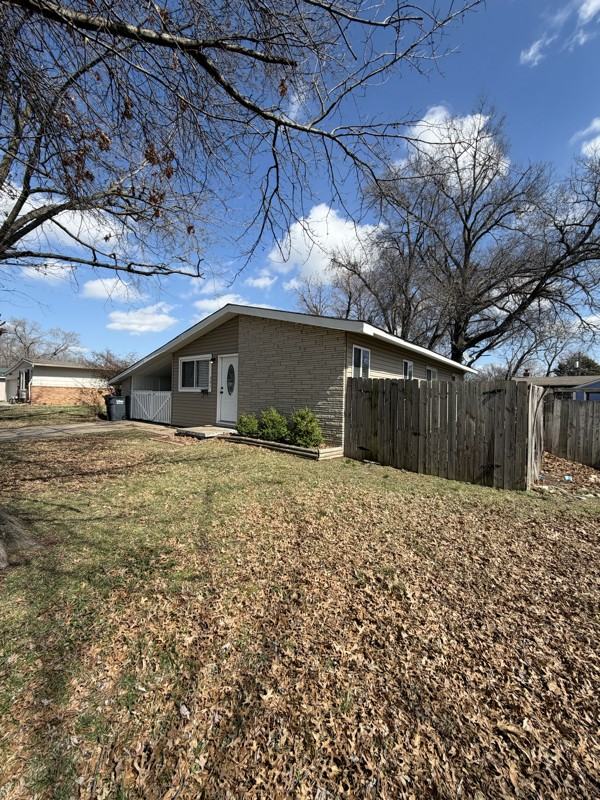 501 Ohio St - Photo 2 of 14