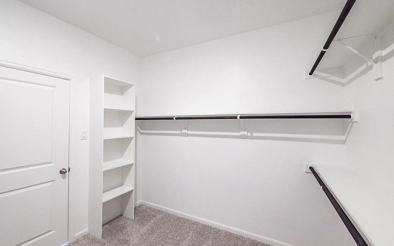 16905 Flagstone Dr - Photo 7 of 13