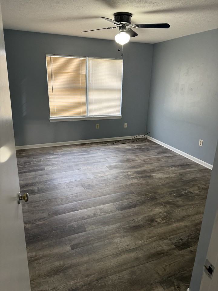 1309 Heritage Ct - Photo 2 of 13