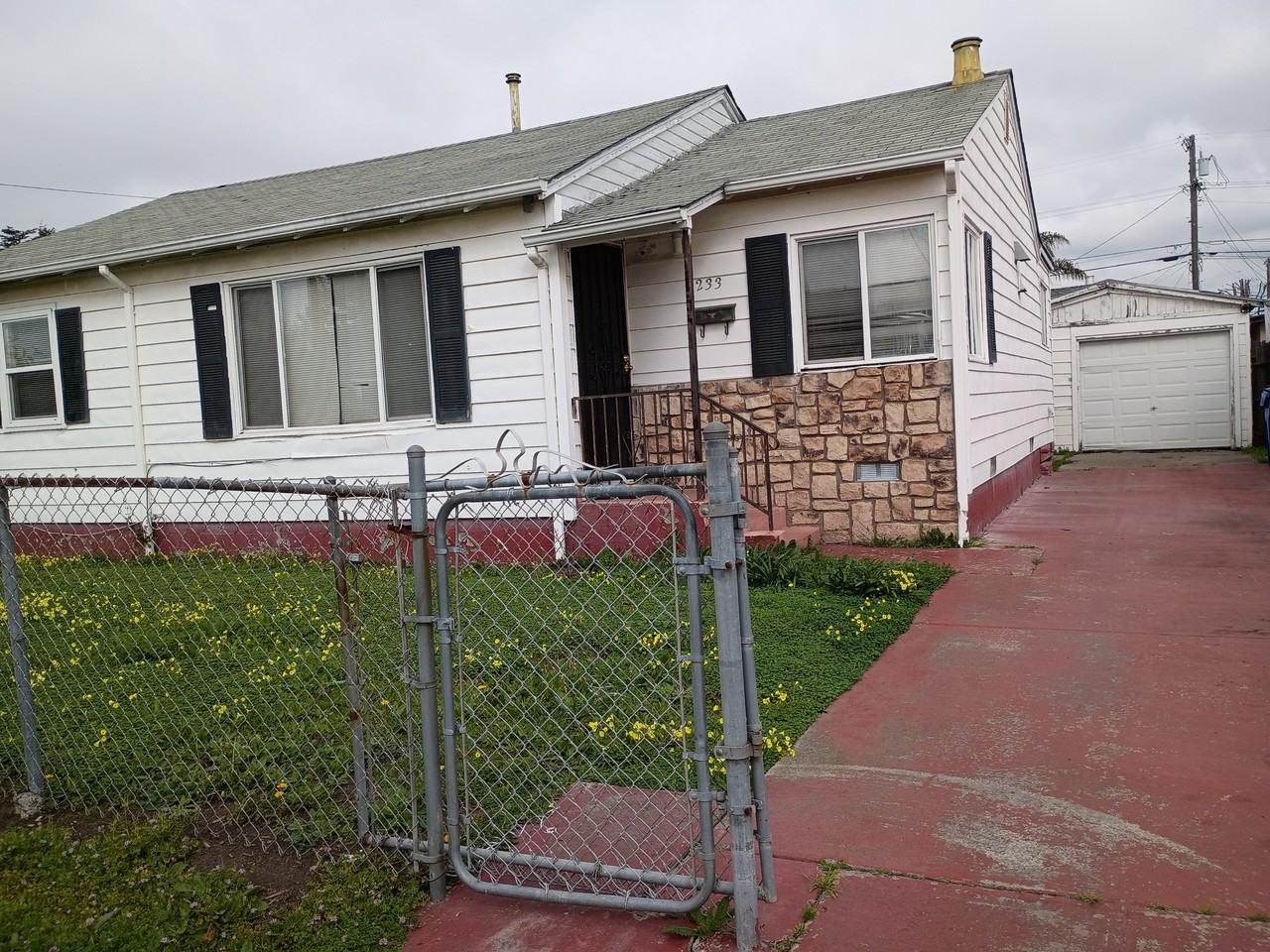 233 Cairo Rd - Photo 3 of 6