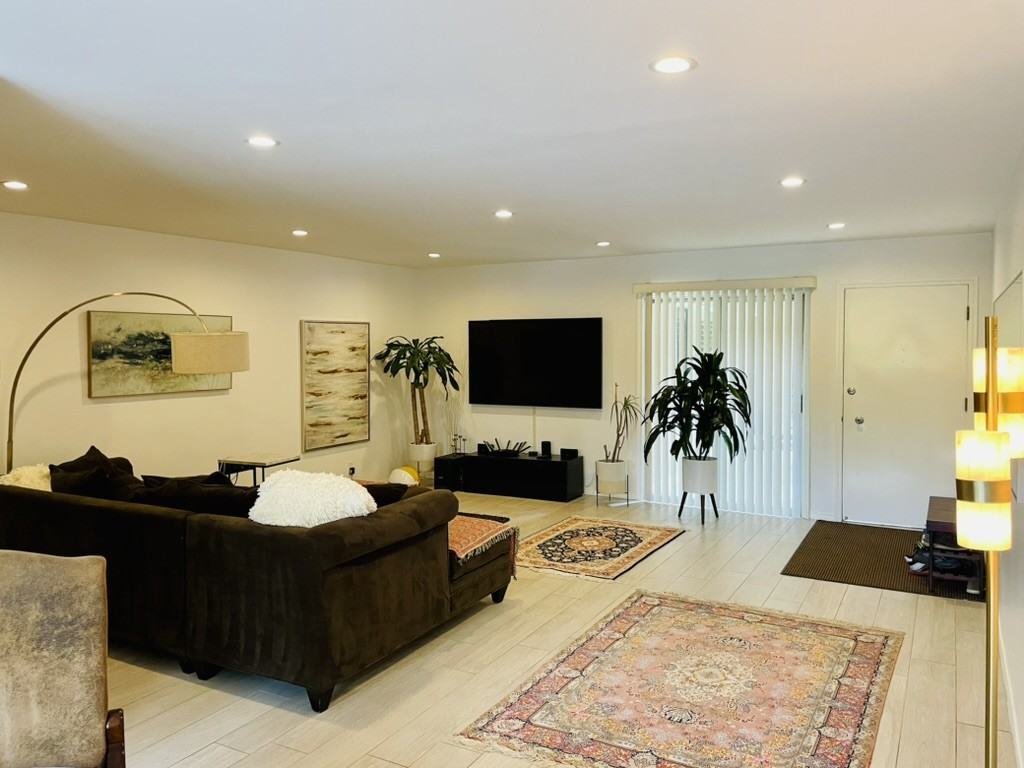 2002 4th St - Photo 2 of 9