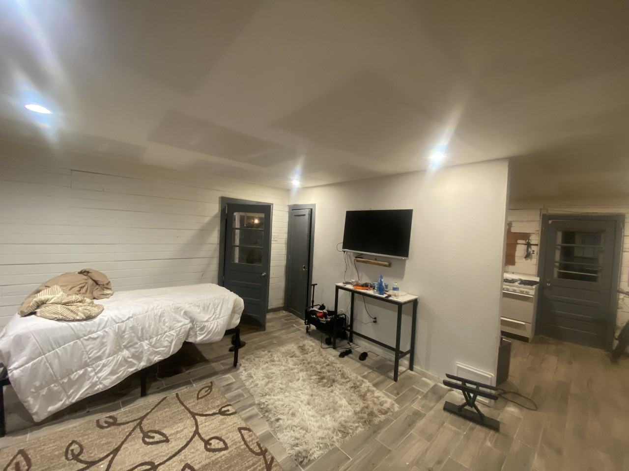 402 Saint Bernard St #1 - Photo 4 of 5