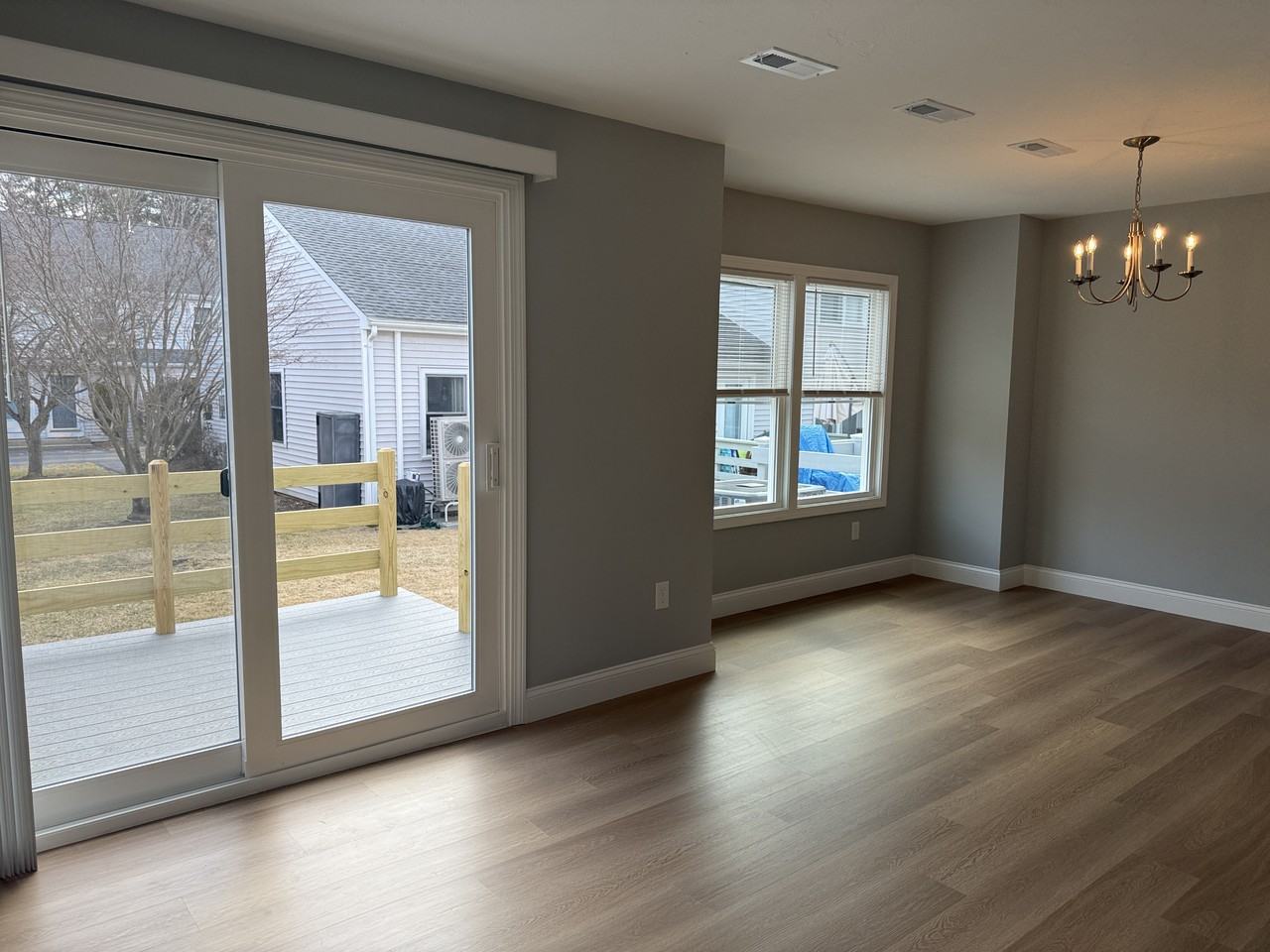 23 Whittier Ln - Photo 3 of 5