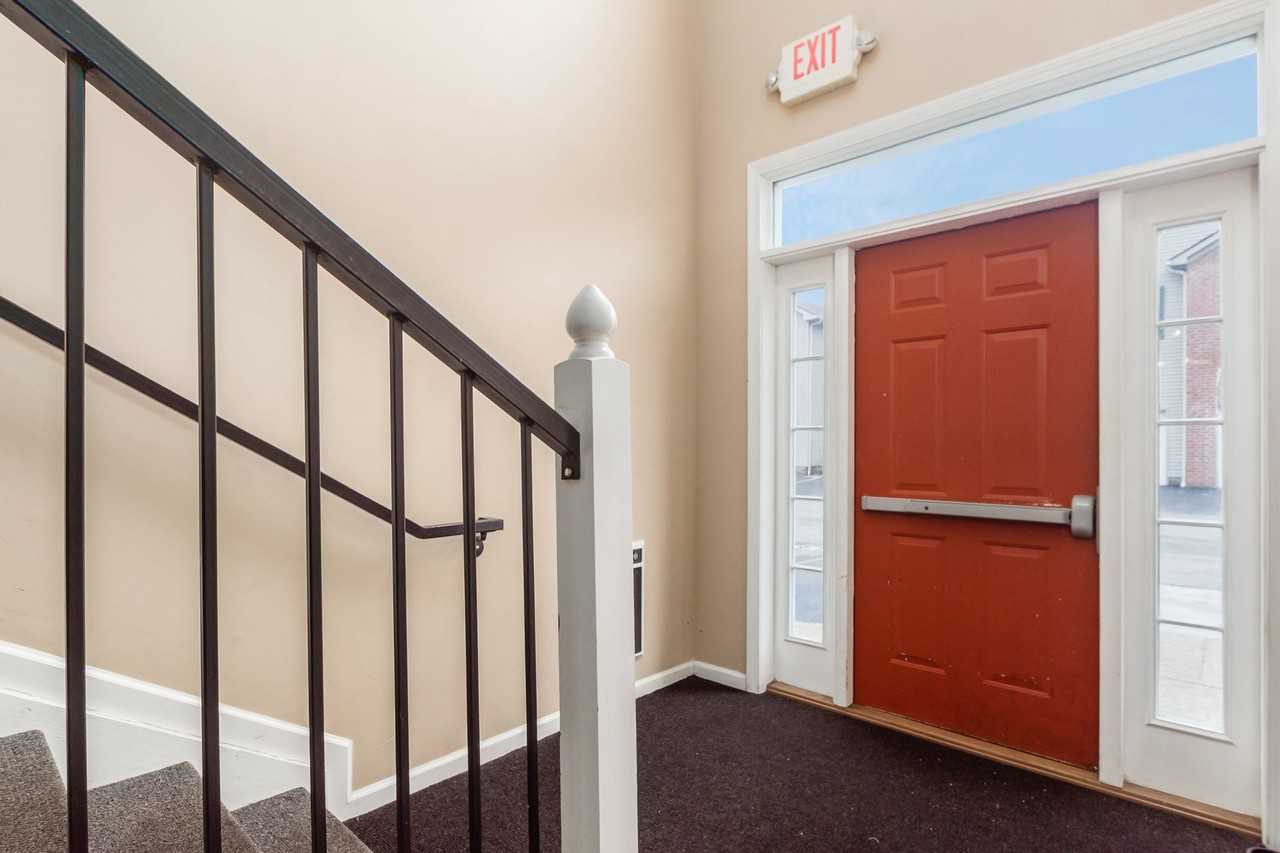 669 Spring Valley Dr - Photo 6 of 30