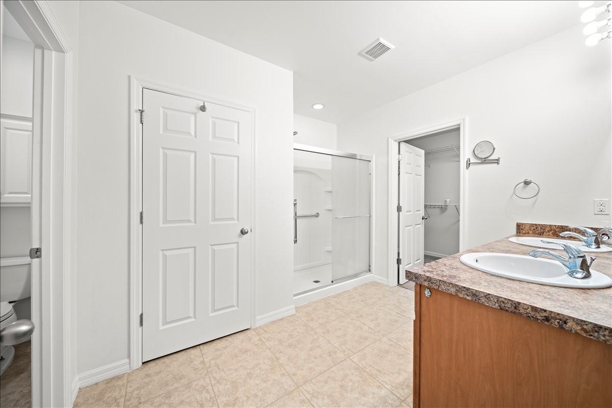 7836 Mikasa Dr - Photo 4 of 12