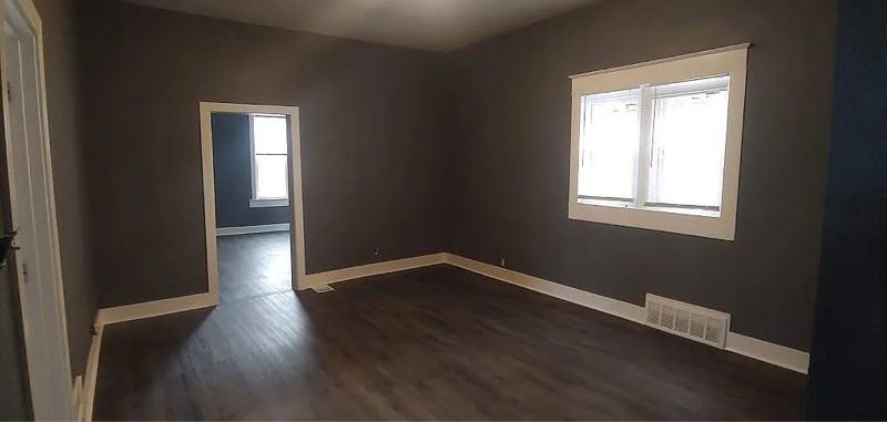 2004 S 14th St - Photo 2 of 4