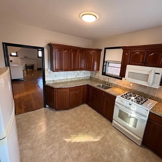 5448 Lisette Ave - Photo 3 of 16