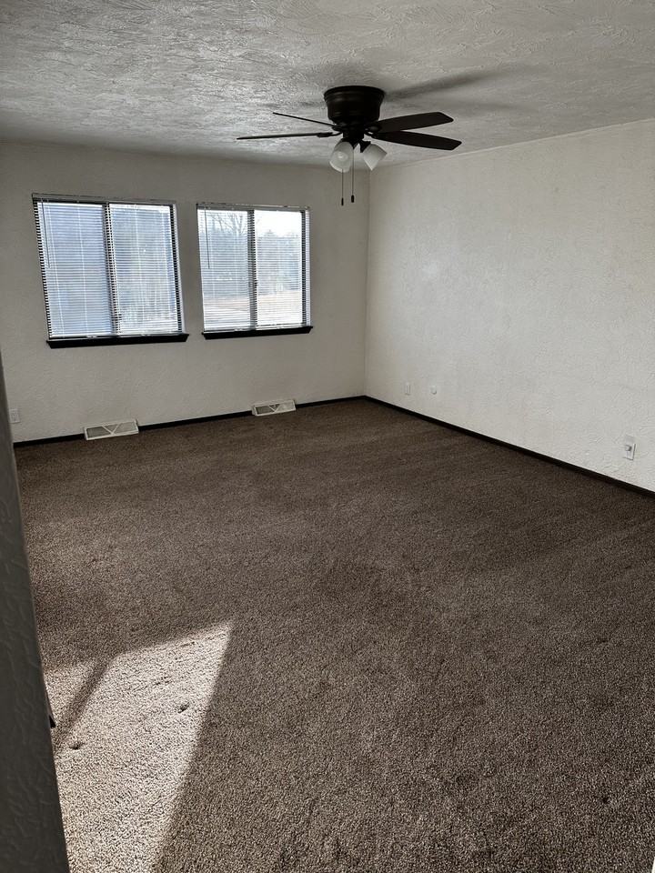 2 Brown Ct - Photo 7 of 9