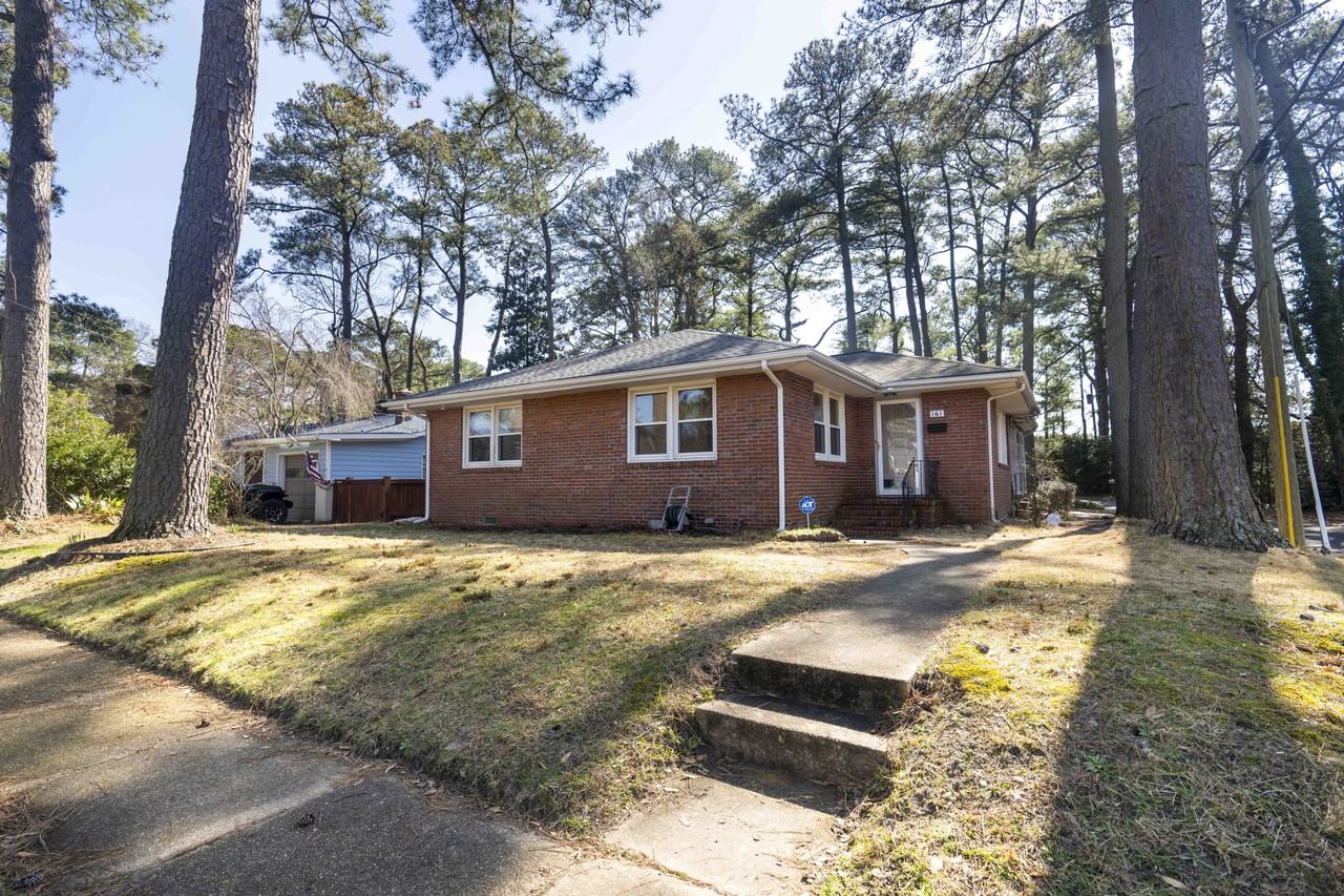 161 Blades St - Photo 4 of 18