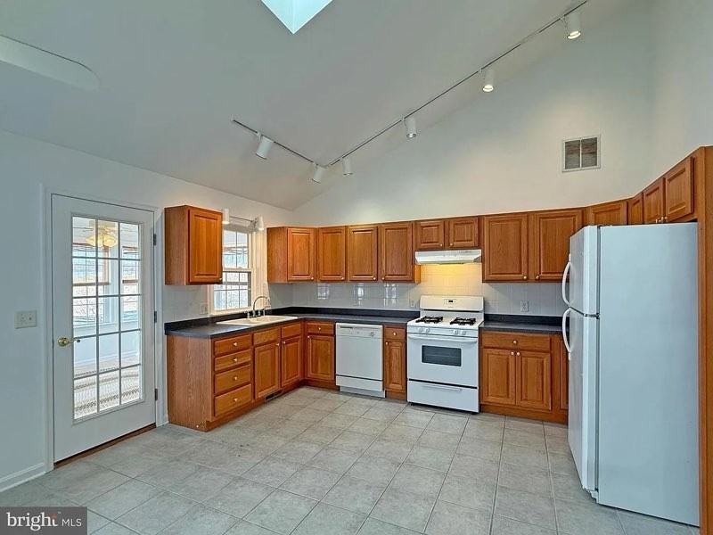 10116 S California Ave - Photo 2 of 10