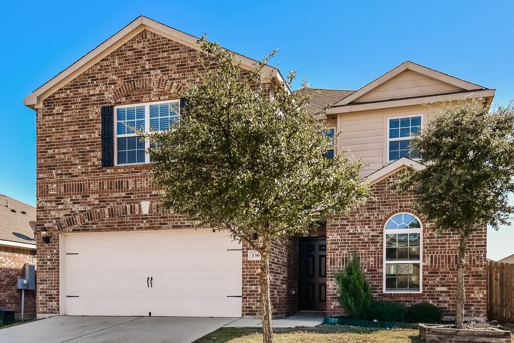 136 Ryan St - Photo 4 of 17