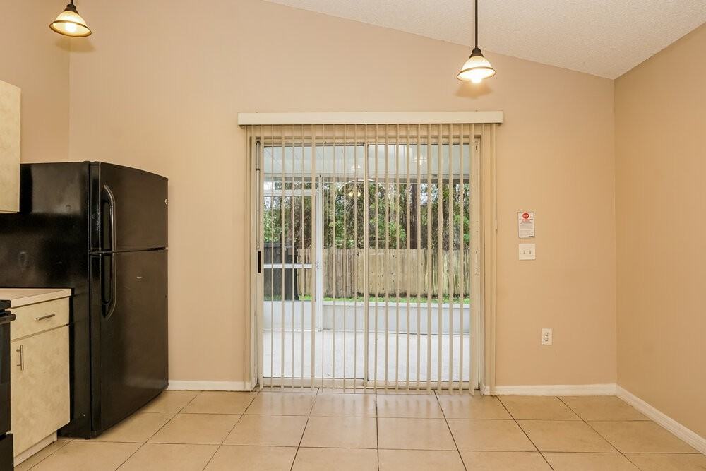 331 Placid Lake Dr - Photo 5 of 16