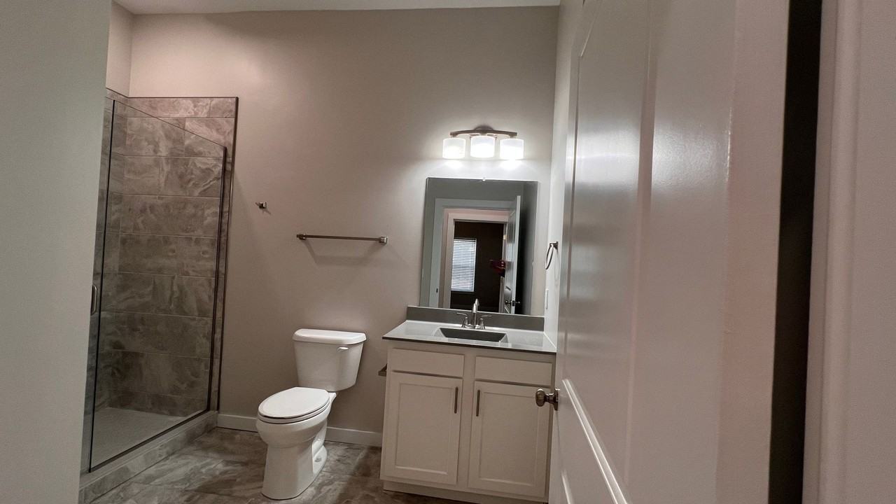 24 Nw 6th St #100 - Photo 5 of 27