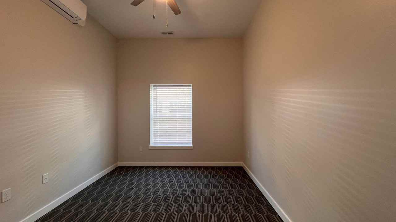 24 Nw 6th St #100 - Photo 6 of 27