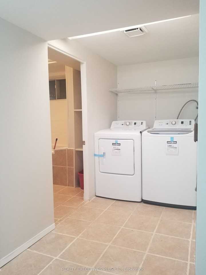 19 Brucedale Crescent - Photo 7 of 12