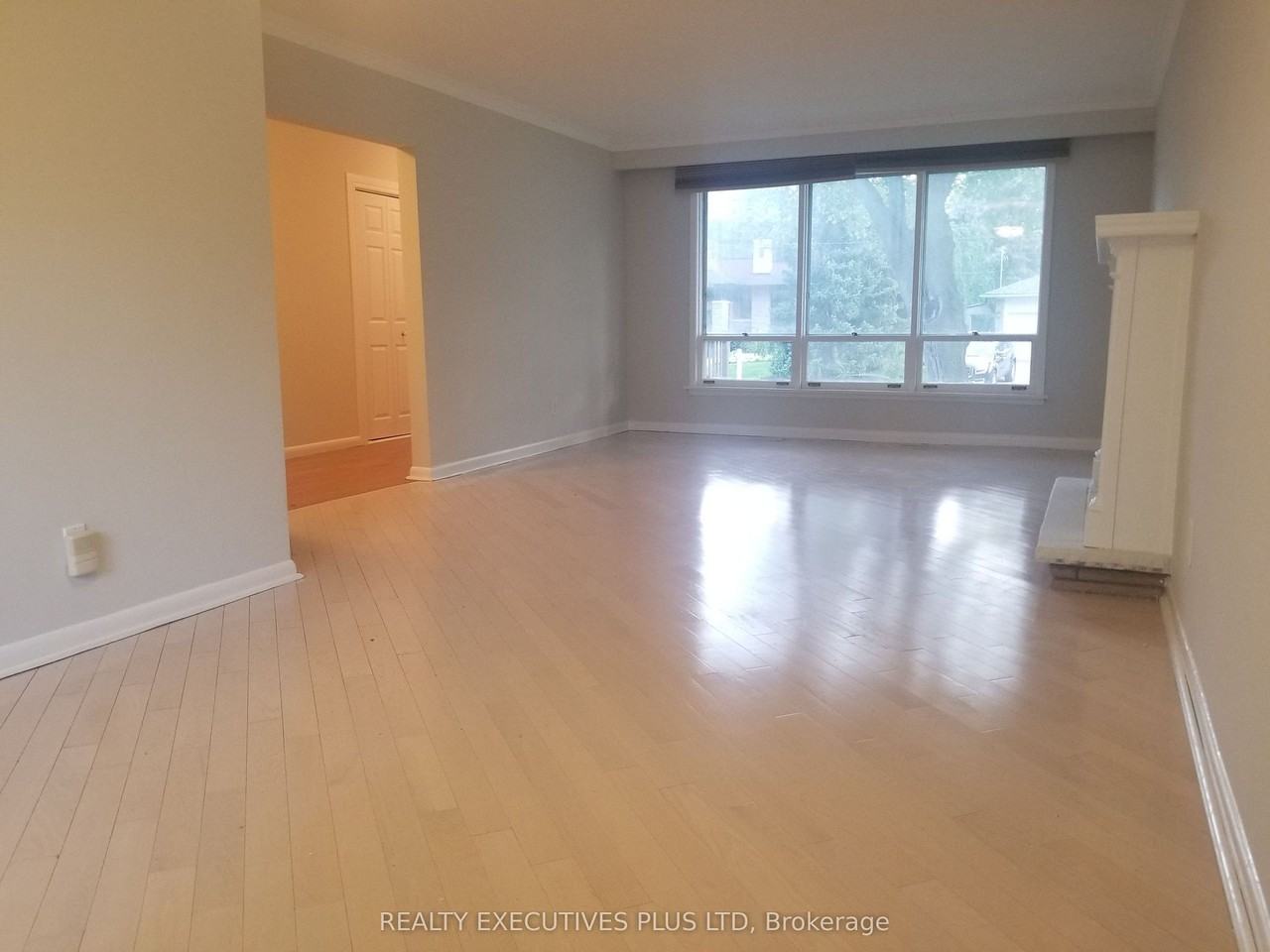 19 Brucedale Crescent - Photo 3 of 12