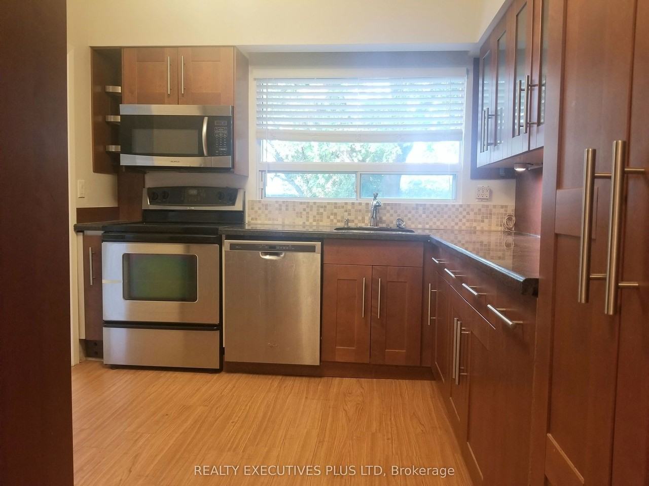 19 Brucedale Crescent - Photo 2 of 12