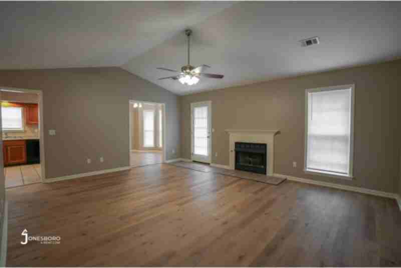2221 Sheffield Dr - Photo 2 of 20