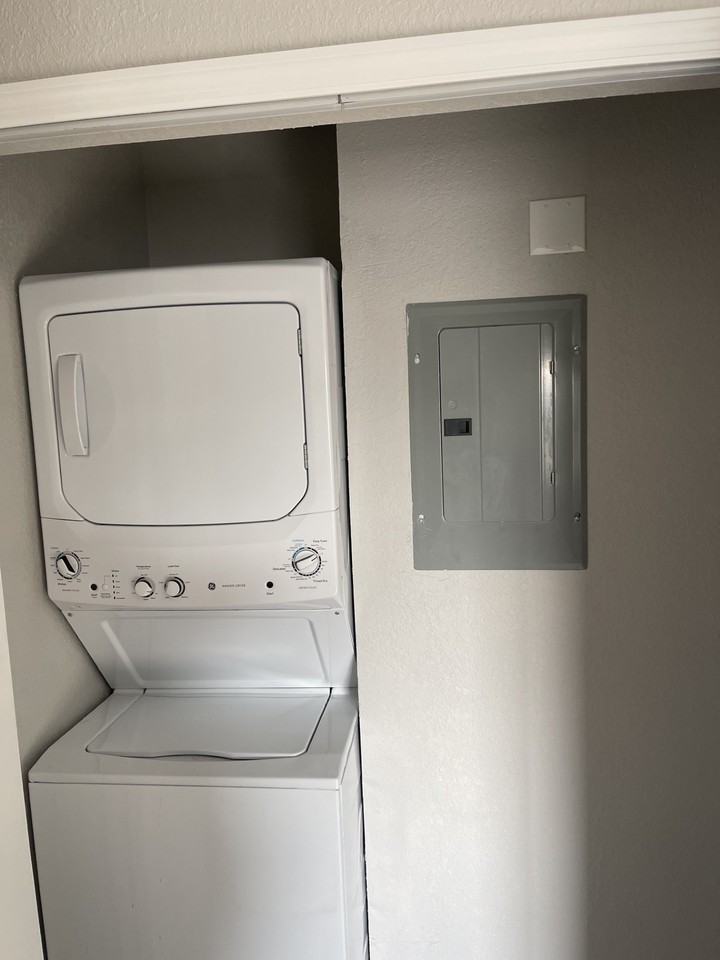 1925 Avenue O Sw #106 - Photo 7 of 9