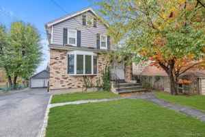 featured image of 8 Jackson St #1