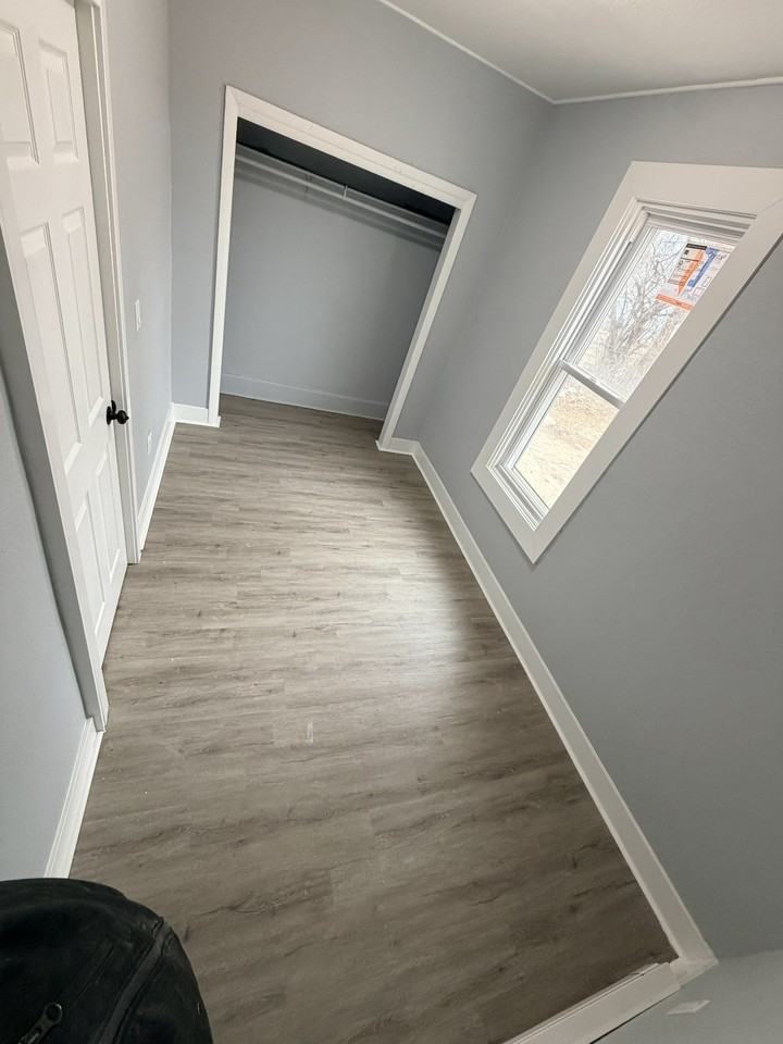 2661 N 35th St #1 - Photo 3 of 4