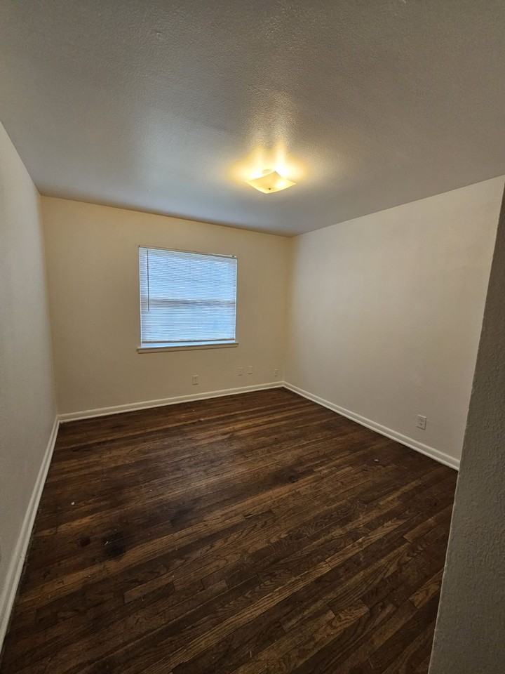 4613 Strong Ave #NA - Photo 6 of 13