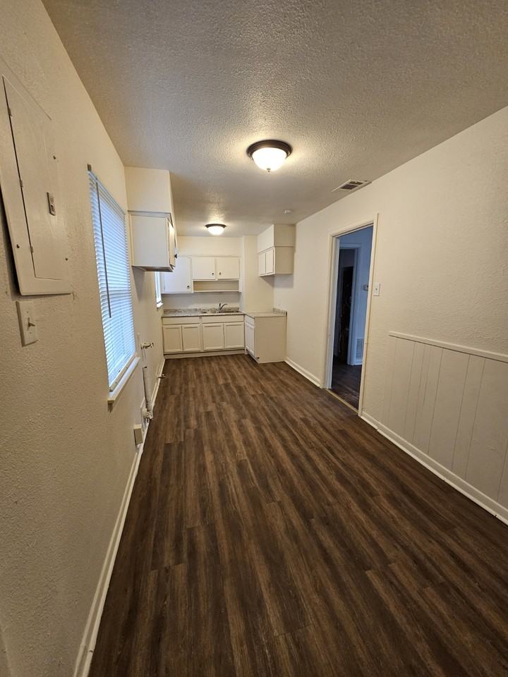 4613 Strong Ave #NA - Photo 7 of 13